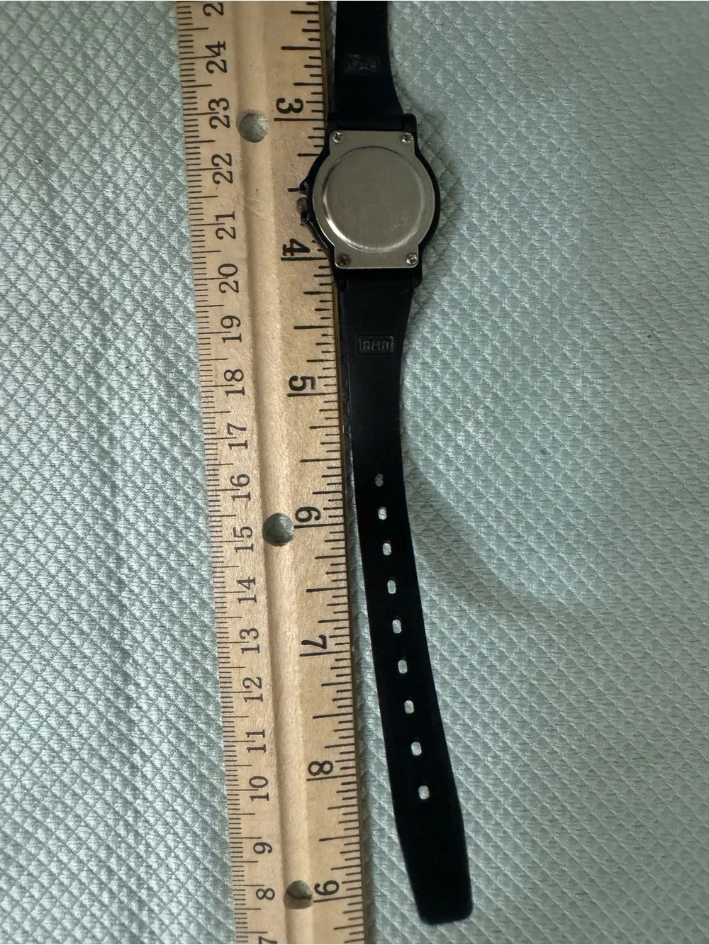 Q&Q Black and Gold Analog Quartz Watch for Everyday Wear